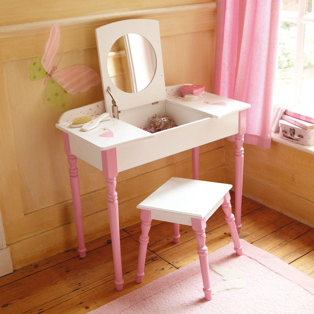 столик розовый для девочки