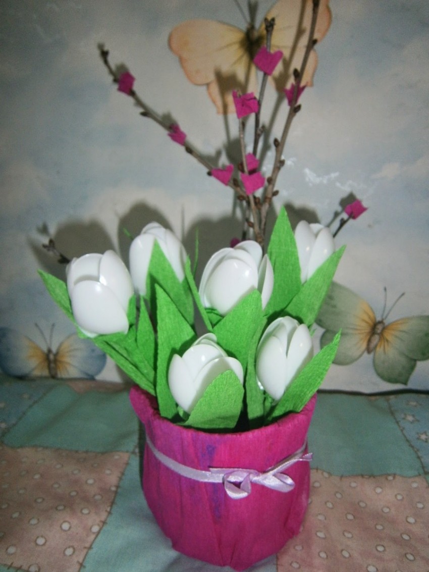 Тюльпаны из пластиковых ложек